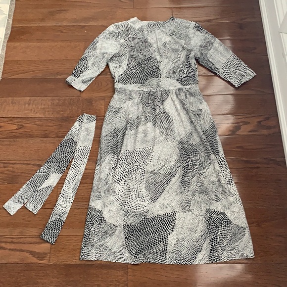 B/W animal print Maternity wrap dress - Picture 5 of 6